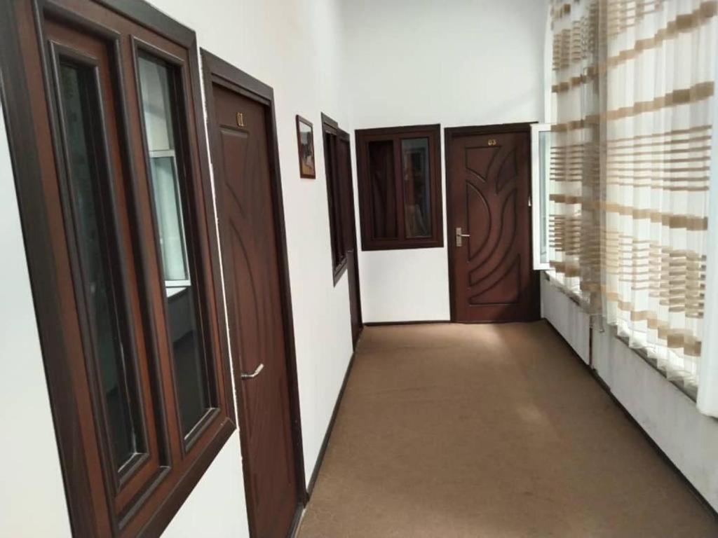 Kamal Hotel Tasjkent Buitenkant foto